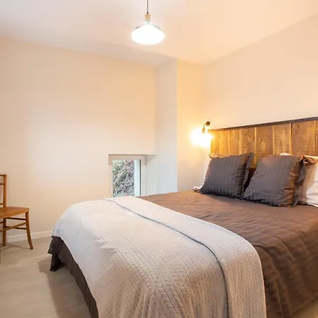 - De La Moulinquie *